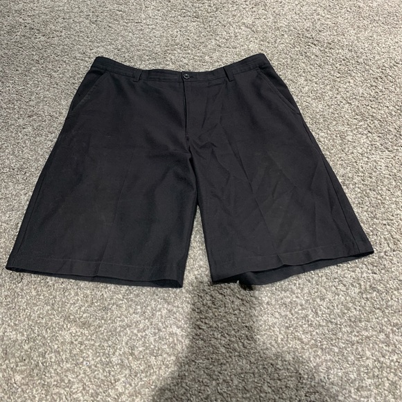 Men’s IZOD Golf shorts - Picture 1 of 3
